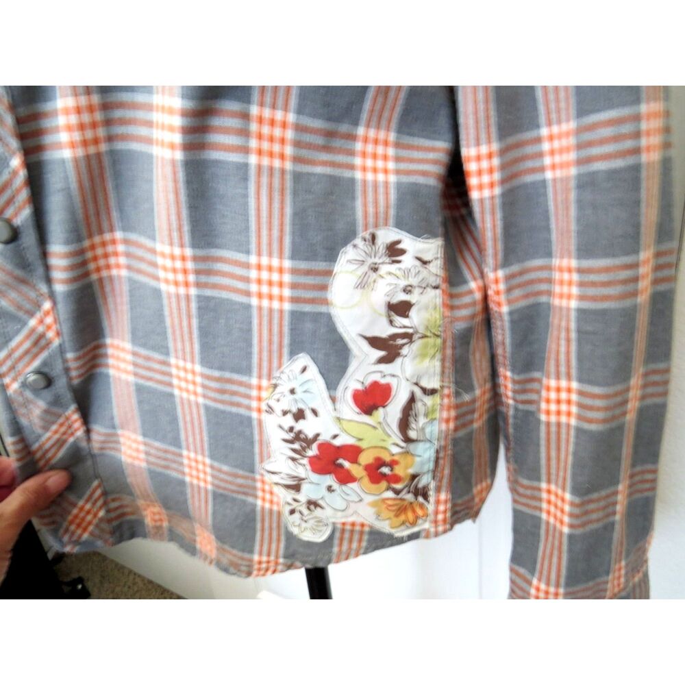 billy T Women's Mixed Media Split-back Plaid Western Shirt Gray/Peach L EUC - Picture 11 of 13